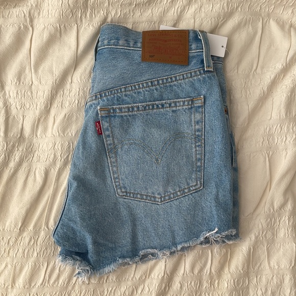LEVIS 501 Shorts BNWT - Picture 3 of 5